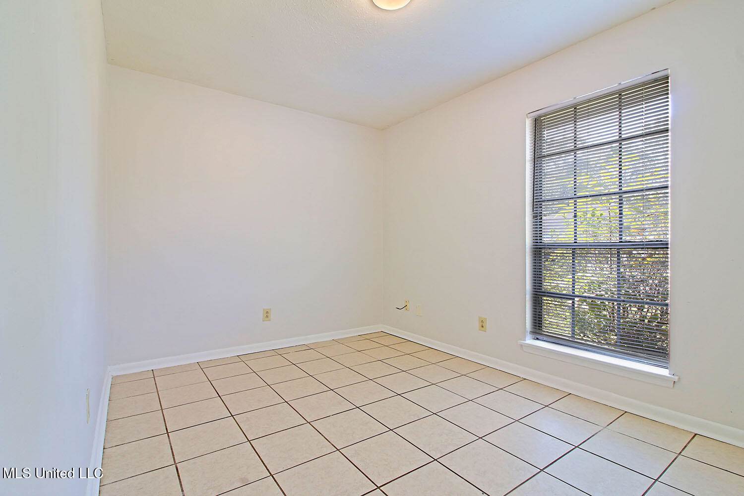 5707 Eastwood Drive, Moss Point, MS 39563