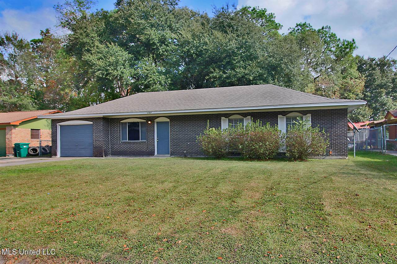 5707 Eastwood Drive, Moss Point, MS 39563