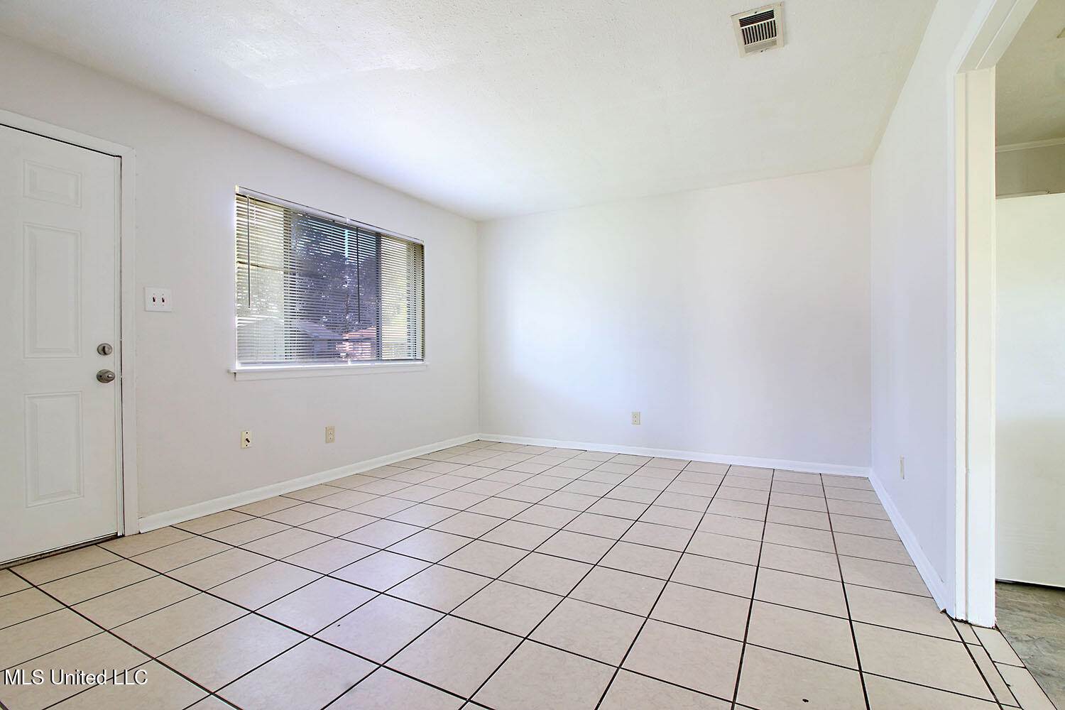 5707 Eastwood Drive, Moss Point, MS 39563