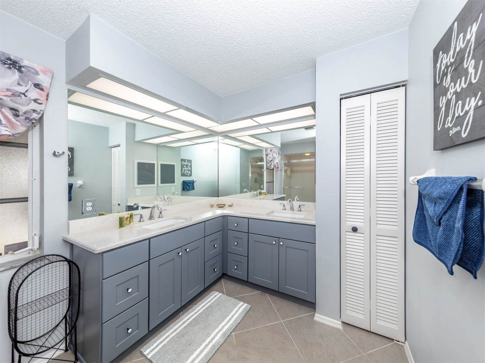 323 Woodvale Drive, Venice, FL 34293