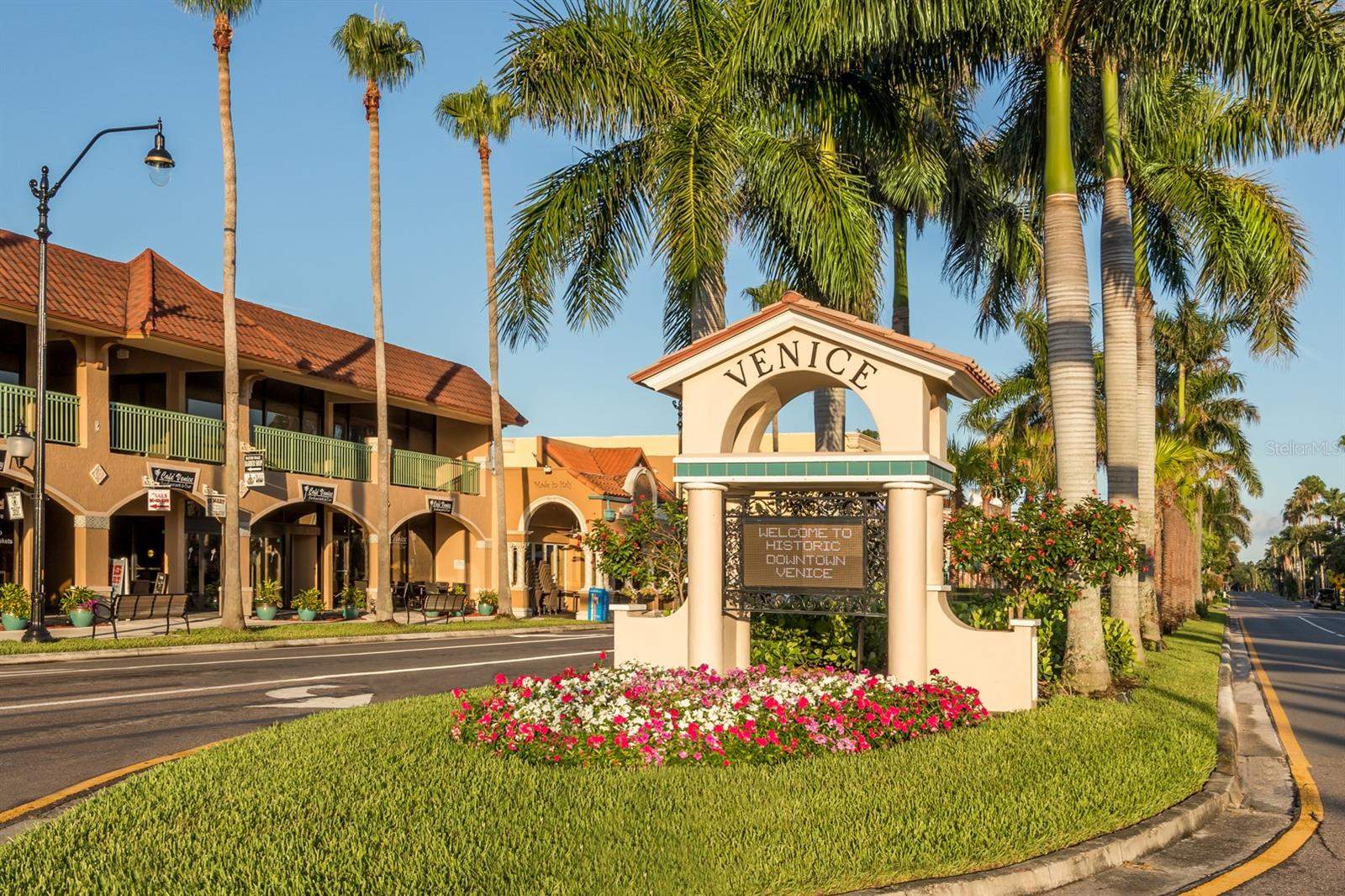 323 Woodvale Drive, Venice, FL 34293