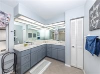 323 Woodvale Drive, Venice, FL 34293