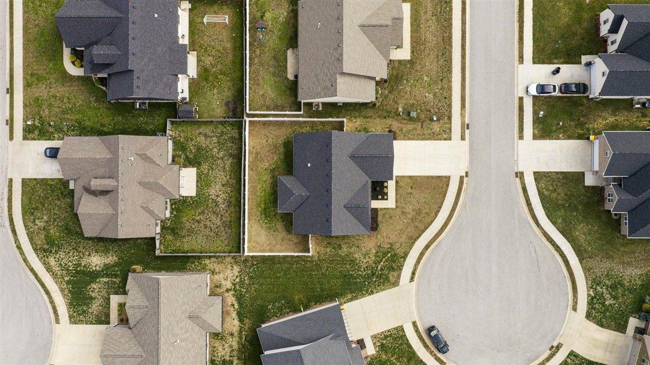 3270 Black Walnut Court, Bowling Green, KY 42101