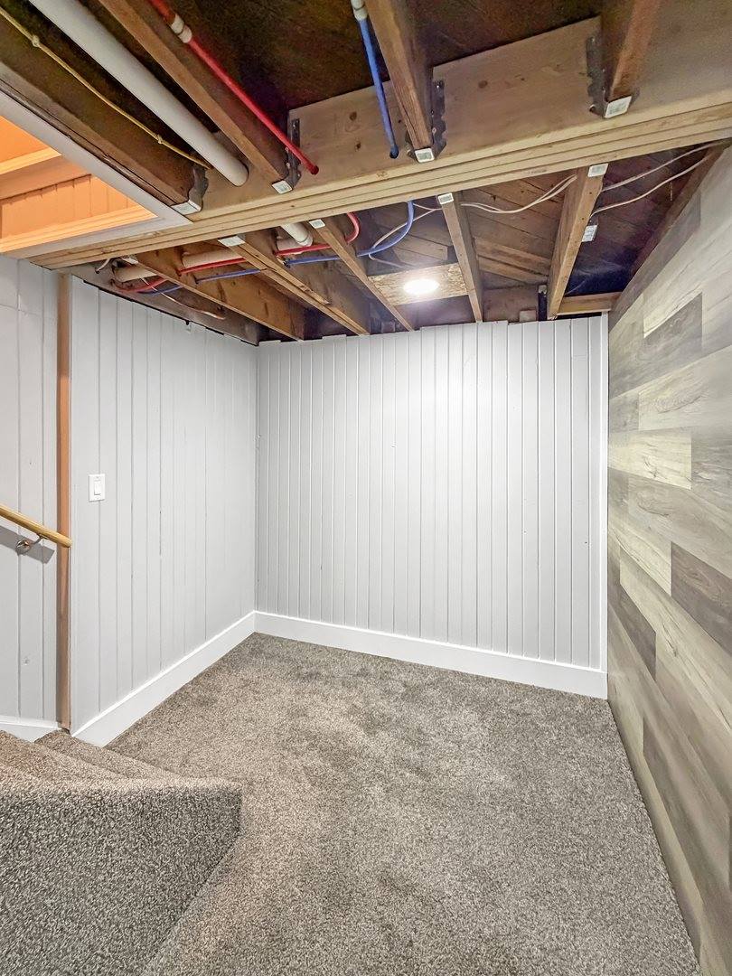 1413 South Locust Avenue, Freeport, IL 61032