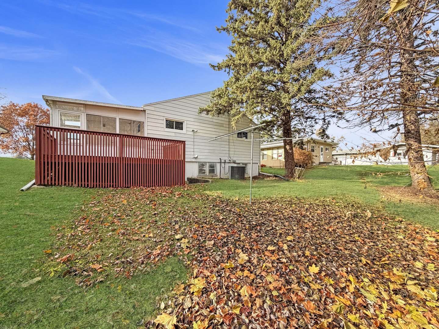 1413 South Locust Avenue, Freeport, IL 61032