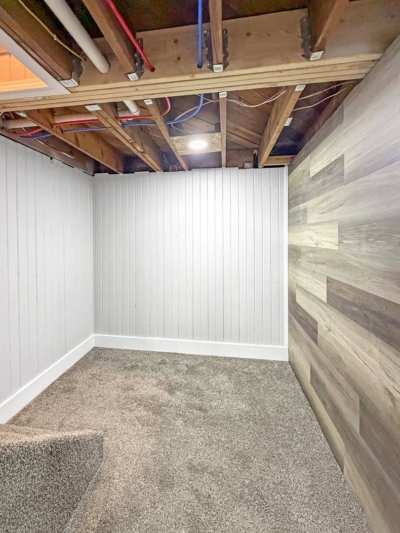 1413 South Locust Avenue, Freeport, IL 61032