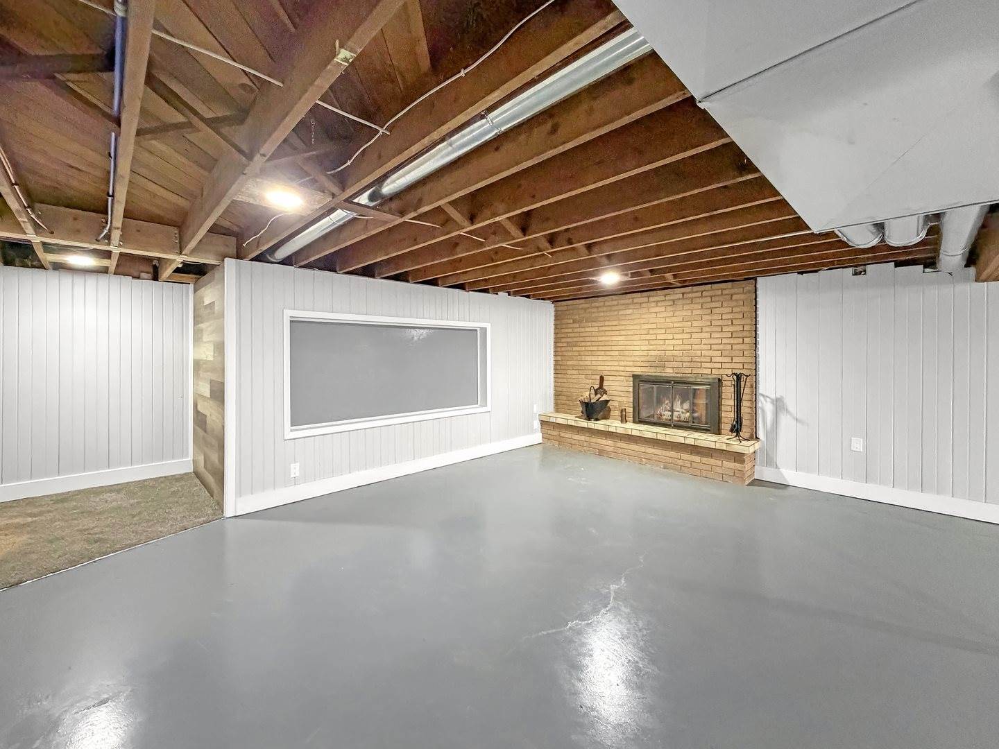 1413 South Locust Avenue, Freeport, IL 61032