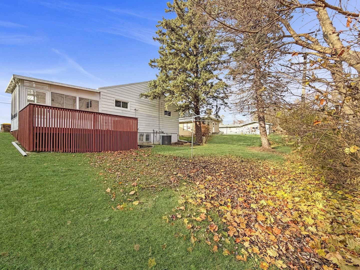 1413 South Locust Avenue, Freeport, IL 61032