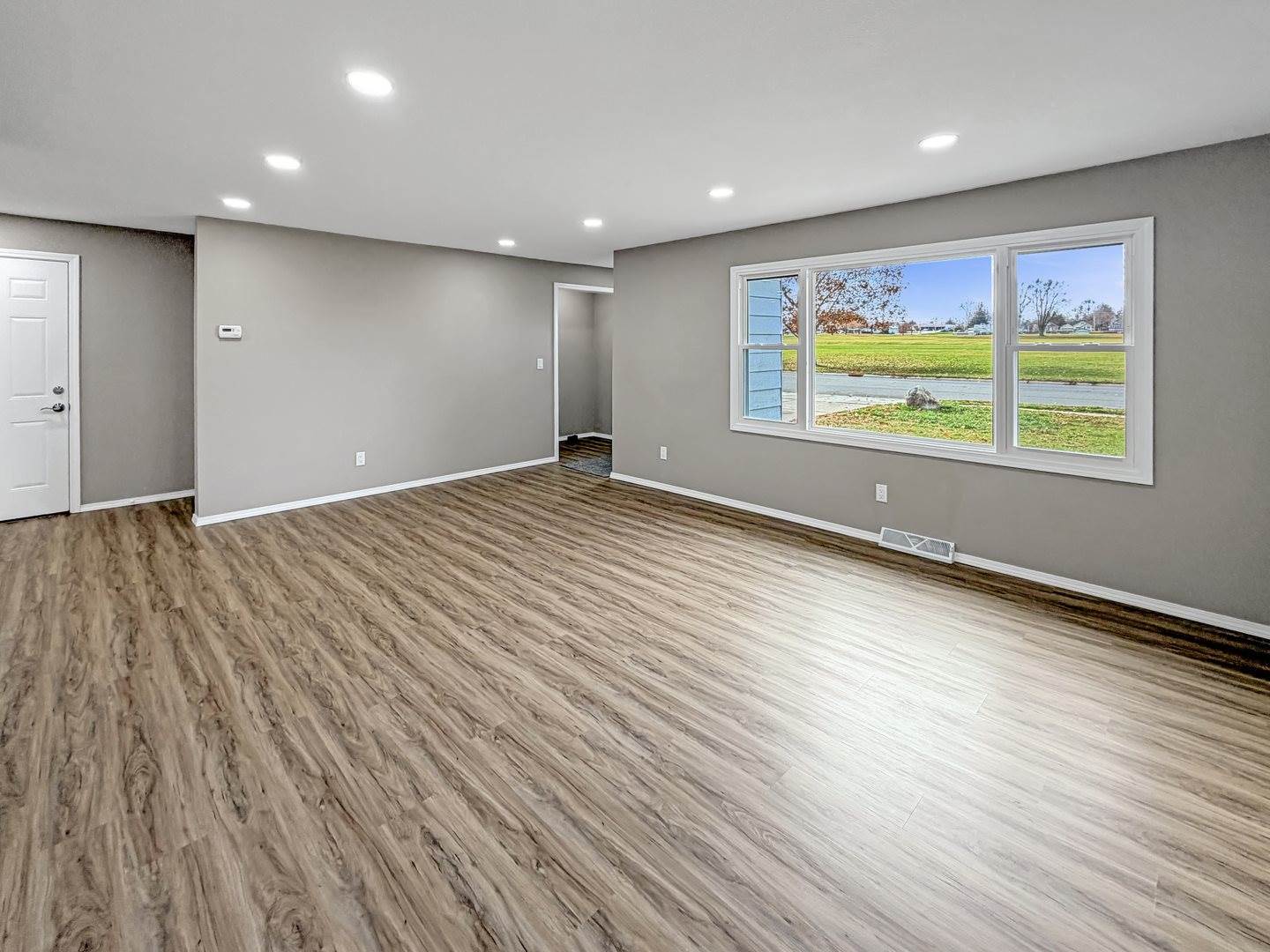 1413 South Locust Avenue, Freeport, IL 61032