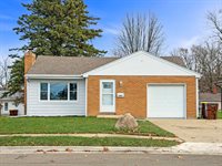 1413 South Locust Avenue, Freeport, IL 61032