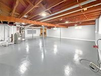 1413 South Locust Avenue, Freeport, IL 61032