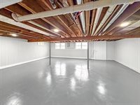 1413 South Locust Avenue, Freeport, IL 61032