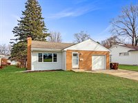 1413 South Locust Avenue, Freeport, IL 61032