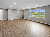 1413 South Locust Avenue, Freeport, IL 61032