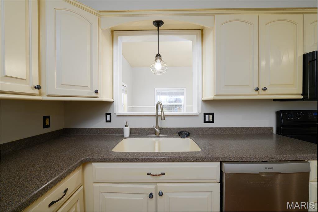 16600 Harmony Lane, Saint Robert, MO 65584