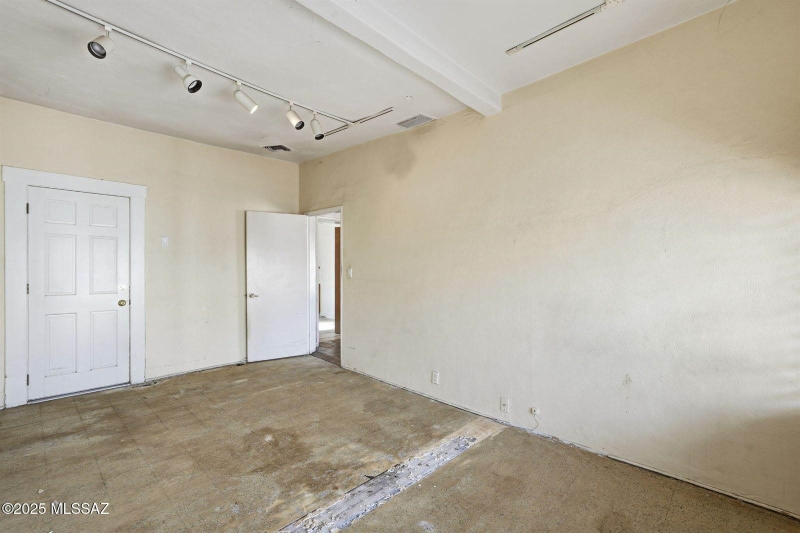 28 East 15th Street, Tucson, AZ 85701