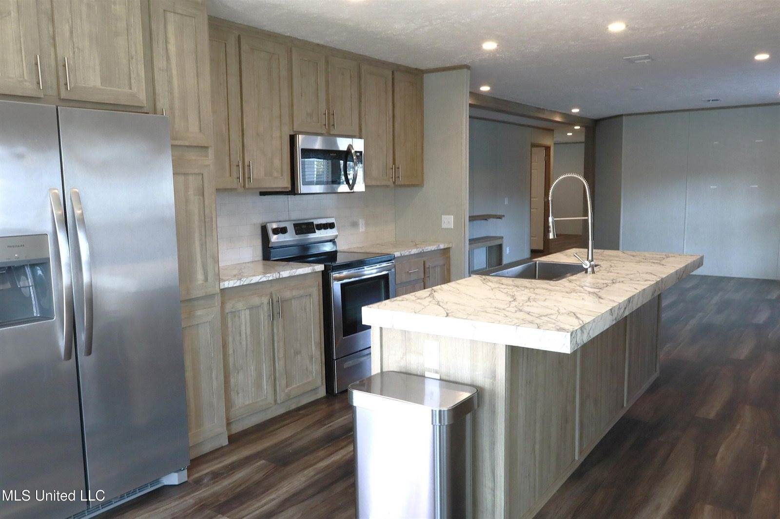 4027 Hillsboro Drive, Brandon, MS 39042