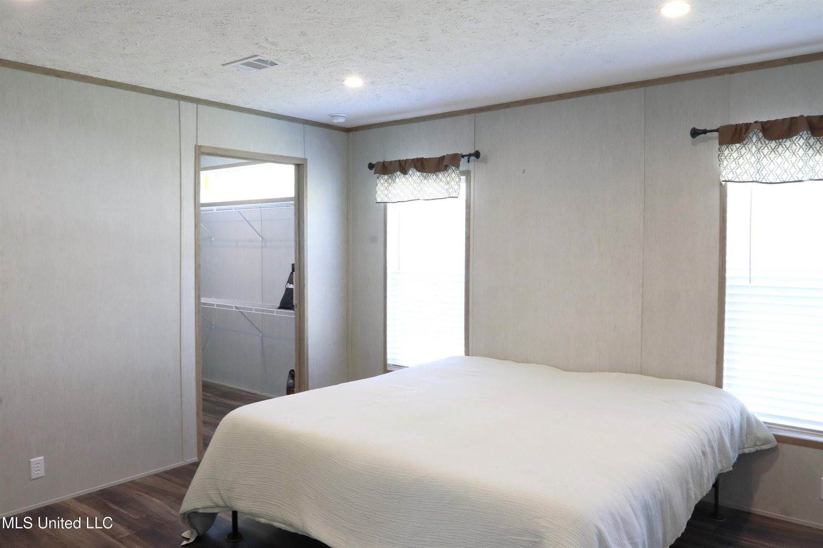 4027 Hillsboro Drive, Brandon, MS 39042