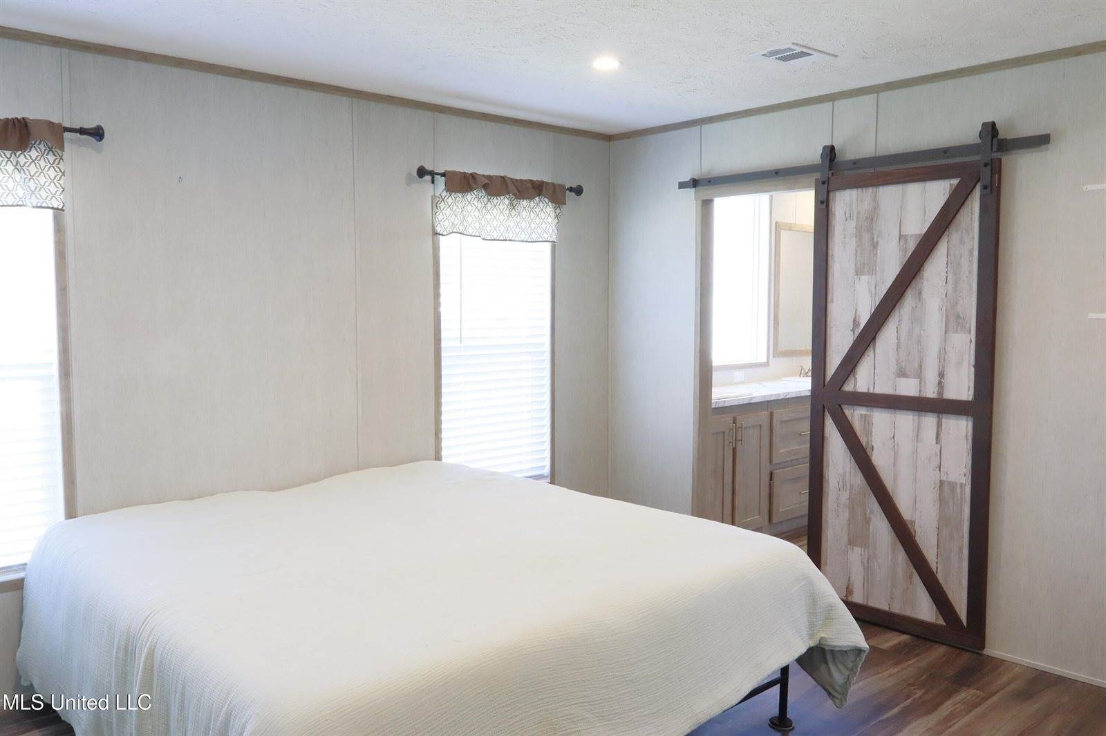 4027 Hillsboro Drive, Brandon, MS 39042