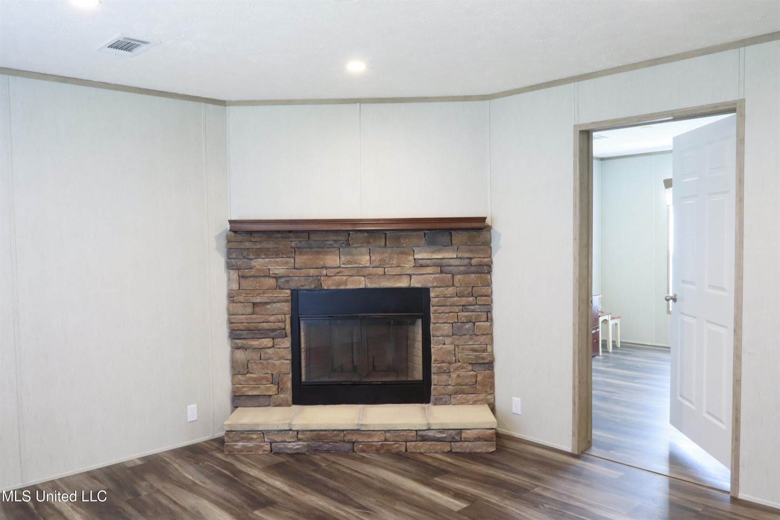 4027 Hillsboro Drive, Brandon, MS 39042