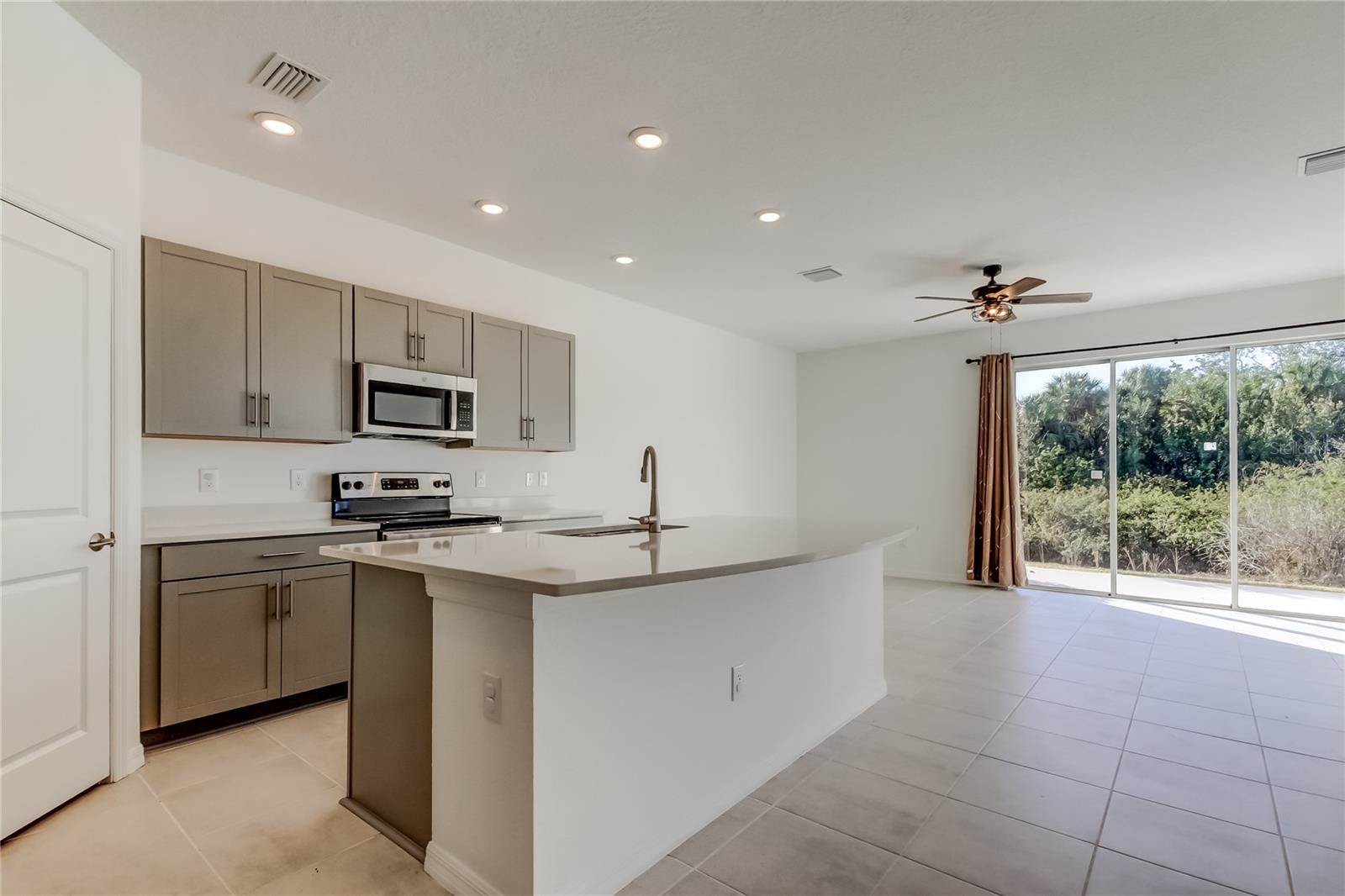 11633 Glenside Terrace, Palmetto, FL 34221