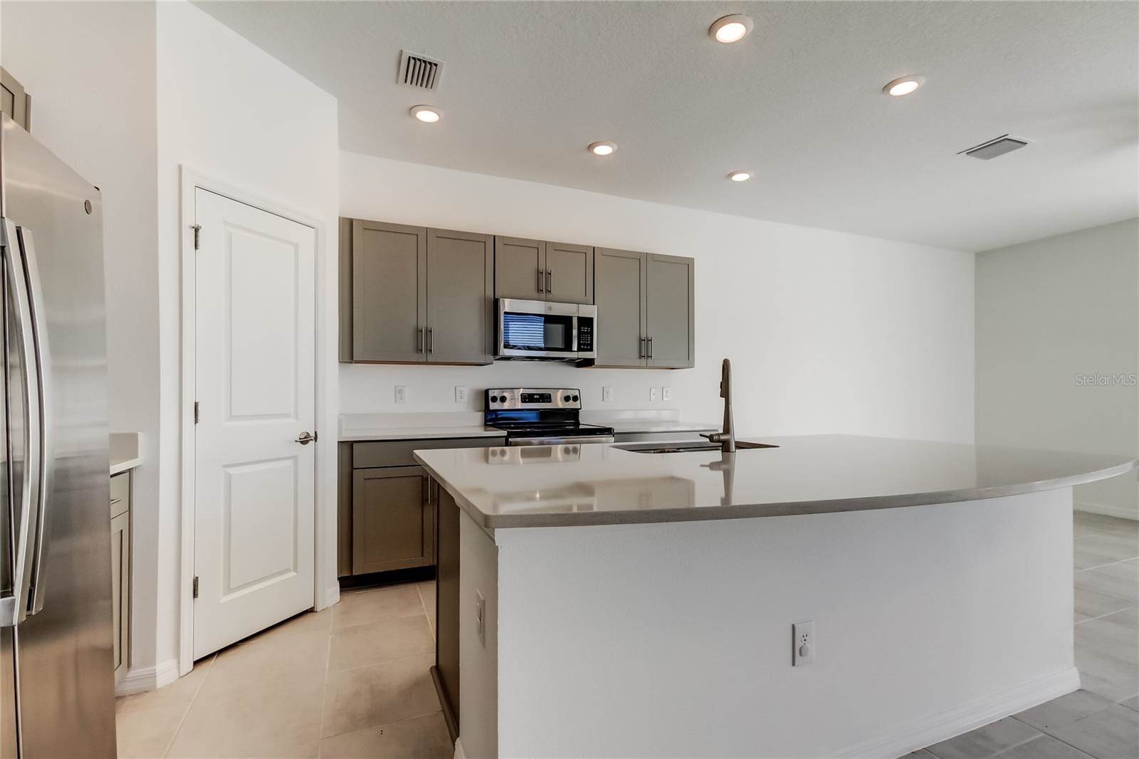 11633 Glenside Terrace, Palmetto, FL 34221