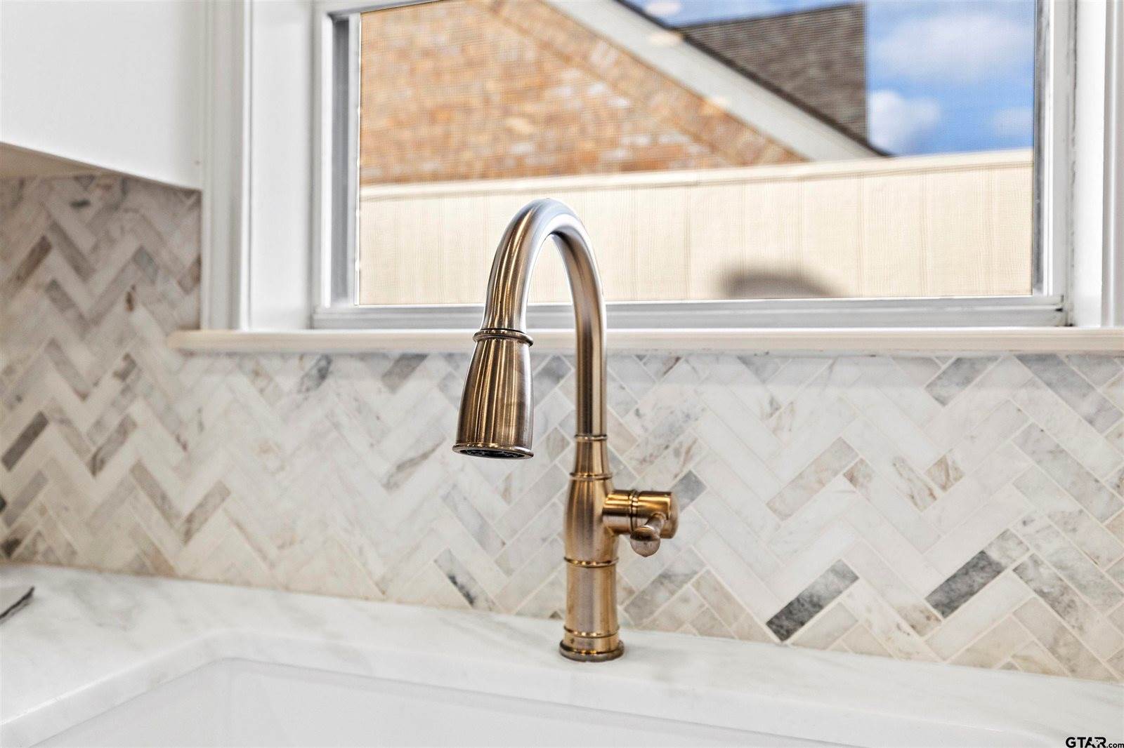 842 Ashford Ct, Tyler, TX 75703