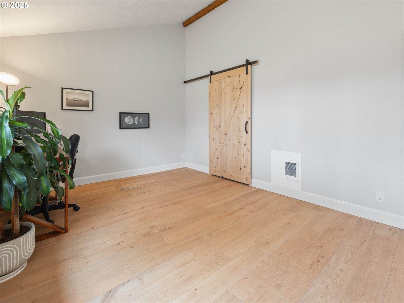 4125 Spruce St, Florence, OR 97439