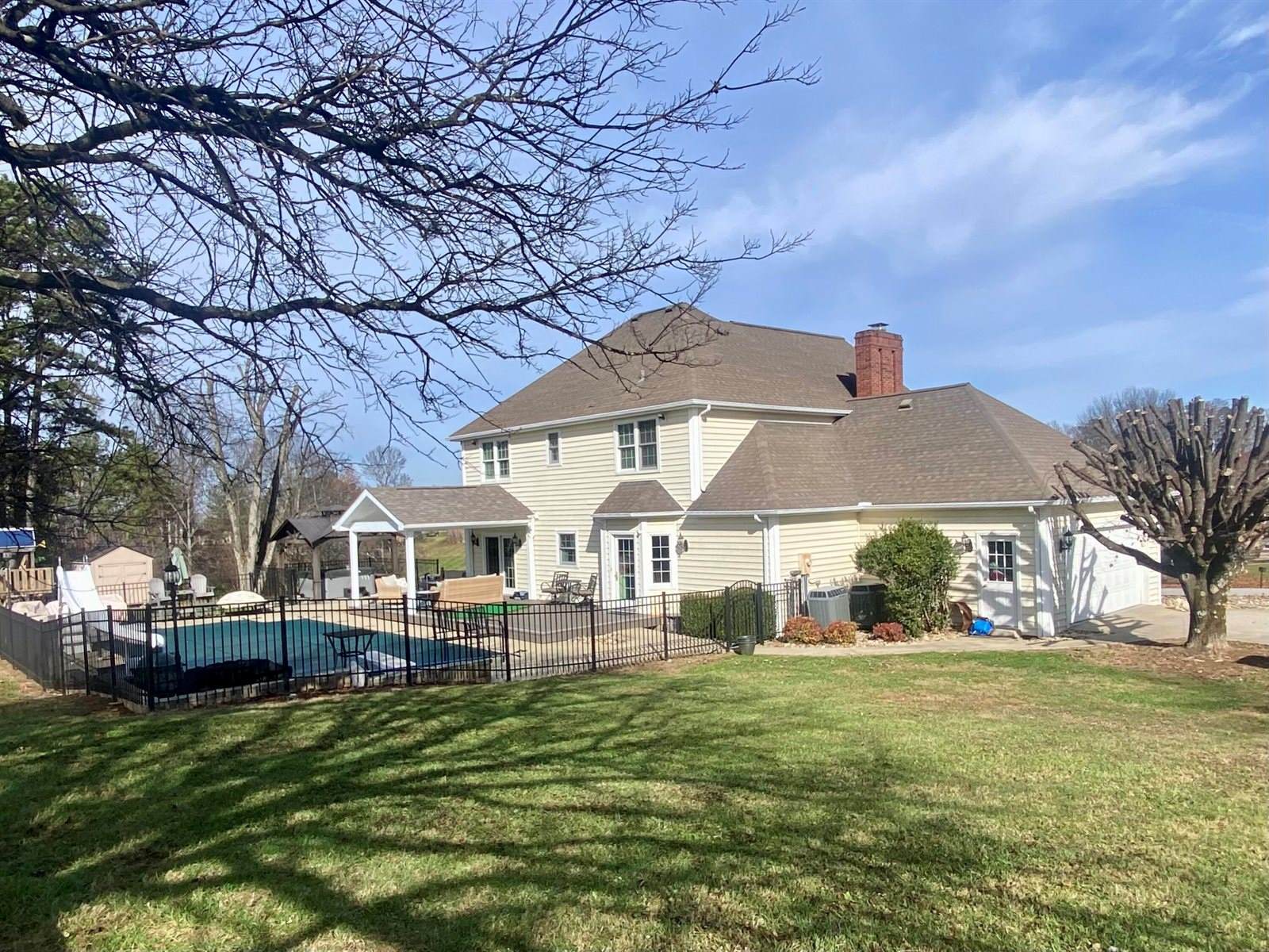 1807 Drake Lane, London, KY 40741