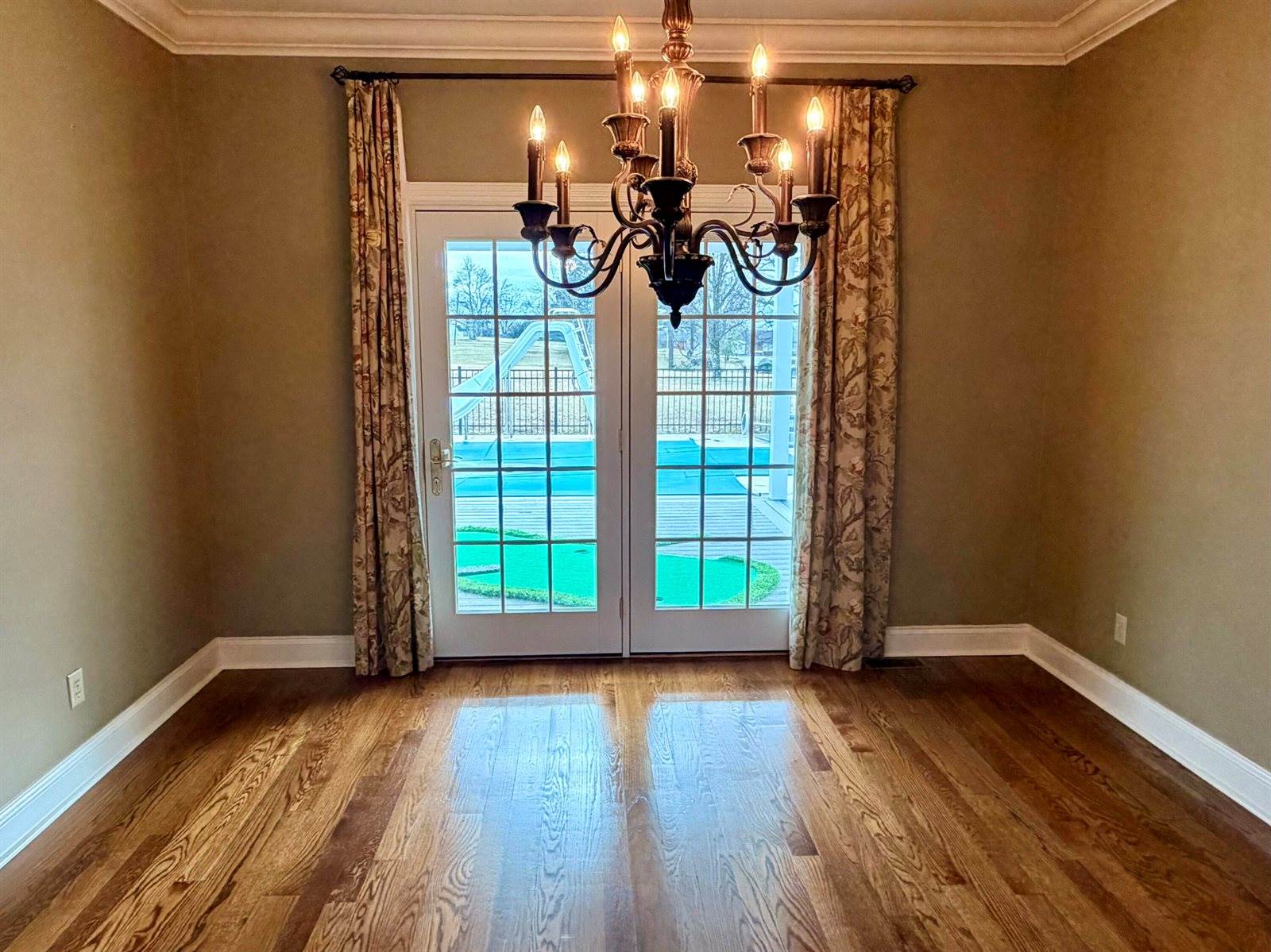 1807 Drake Lane, London, KY 40741