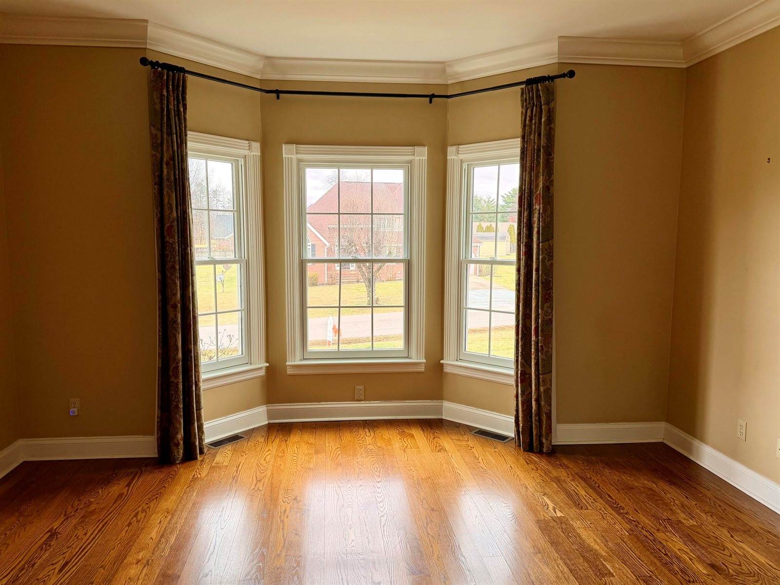 1807 Drake Lane, London, KY 40741