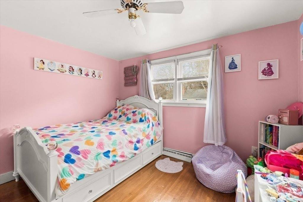 196 Donald Tennant Cir, North Attleboro, MA 02760