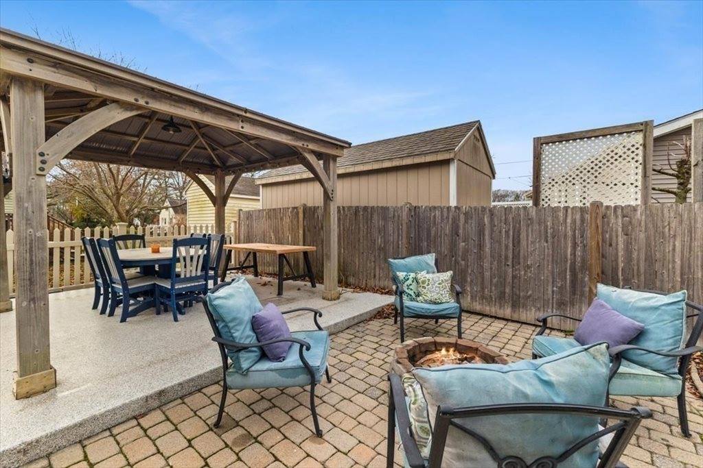 196 Donald Tennant Cir, North Attleboro, MA 02760