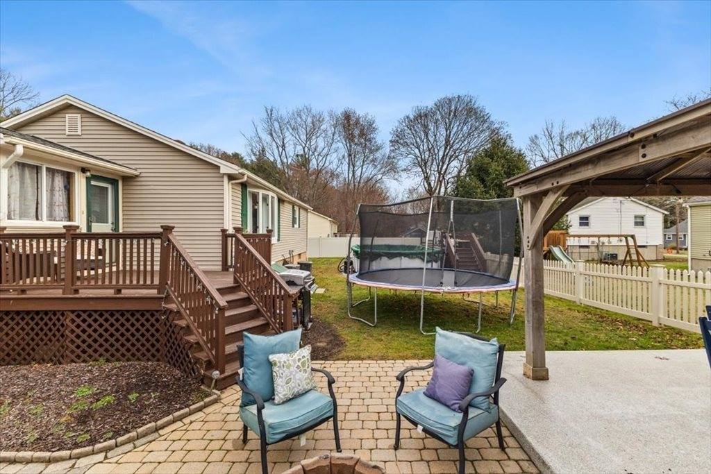196 Donald Tennant Cir, North Attleboro, MA 02760