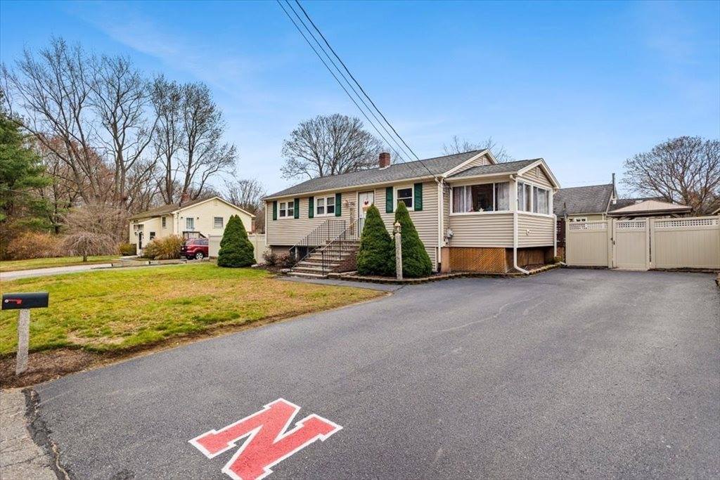 196 Donald Tennant Cir, North Attleboro, MA 02760