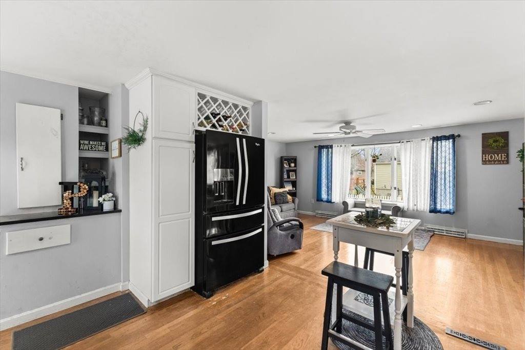 196 Donald Tennant Cir, North Attleboro, MA 02760
