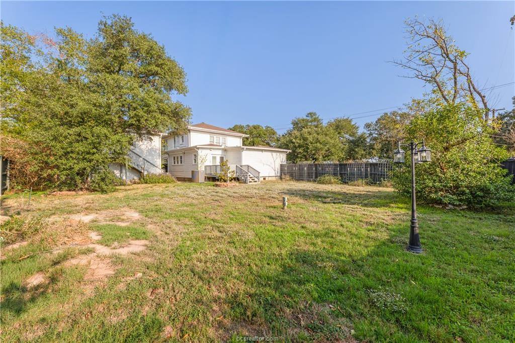 800 South Ennis Street, Bryan, TX 77803