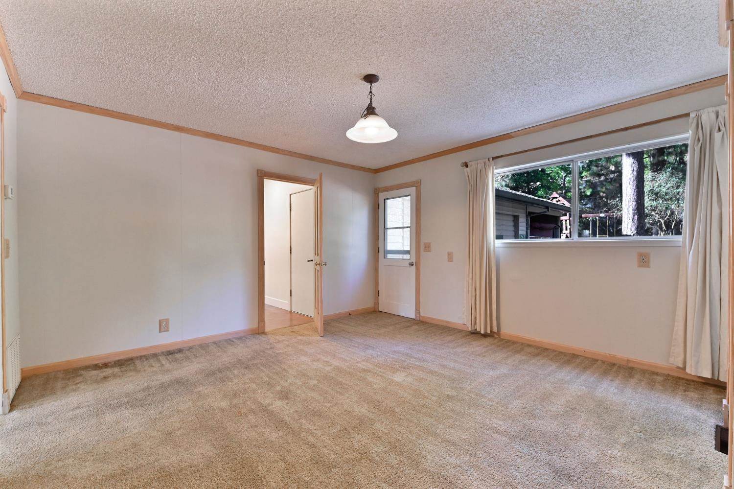 2637 Ruth Lane, Arnold, CA 95223