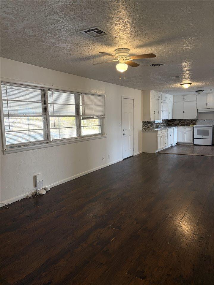 14 NW 35th St, Lawton, OK 73505