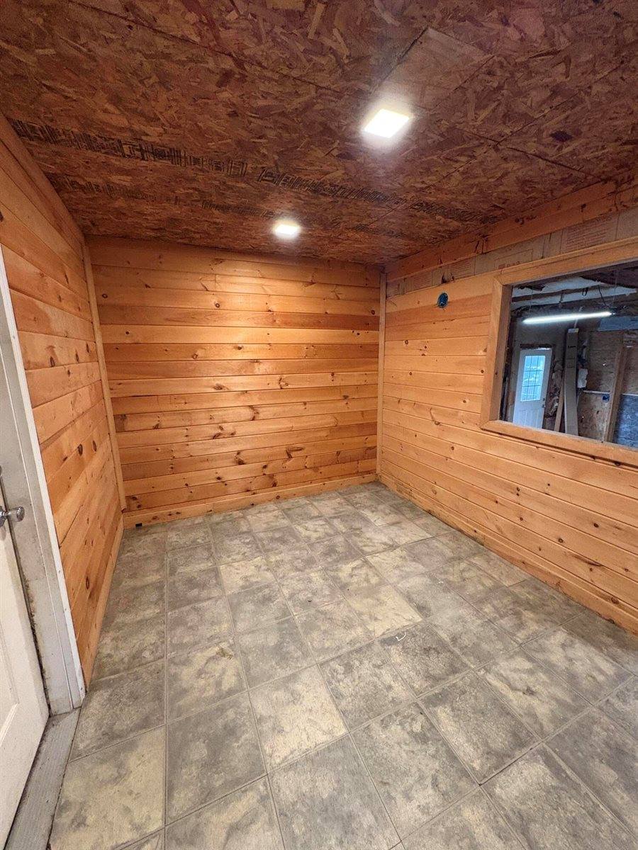 1295 Main Street, Lincoln, ME 04457