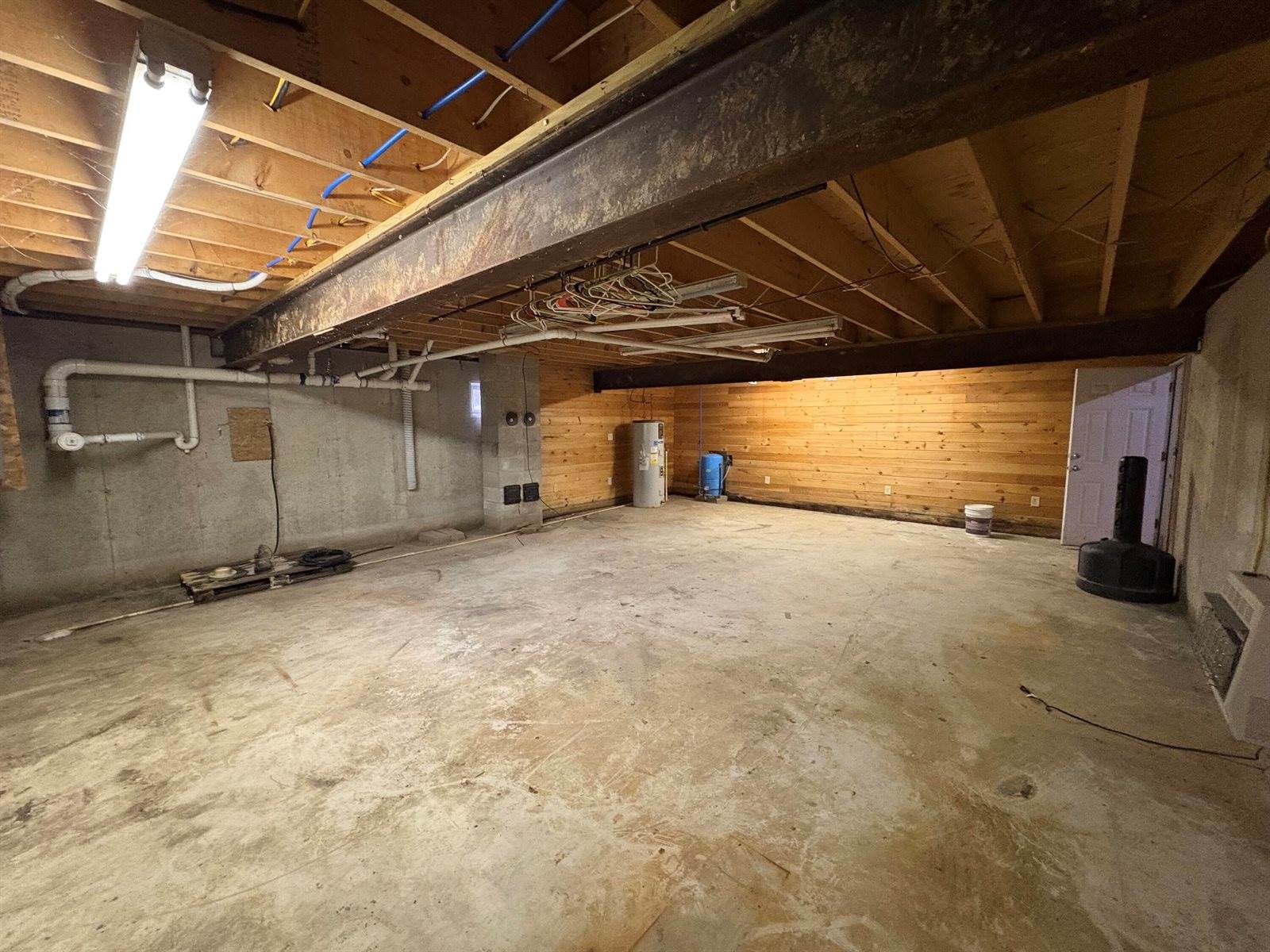 1295 Main Street, Lincoln, ME 04457