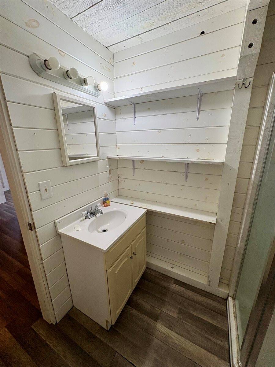 1295 Main Street, Lincoln, ME 04457