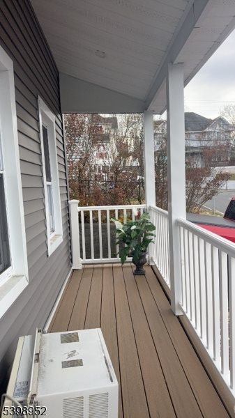 14 Cross St, Dover Town, NJ 07801