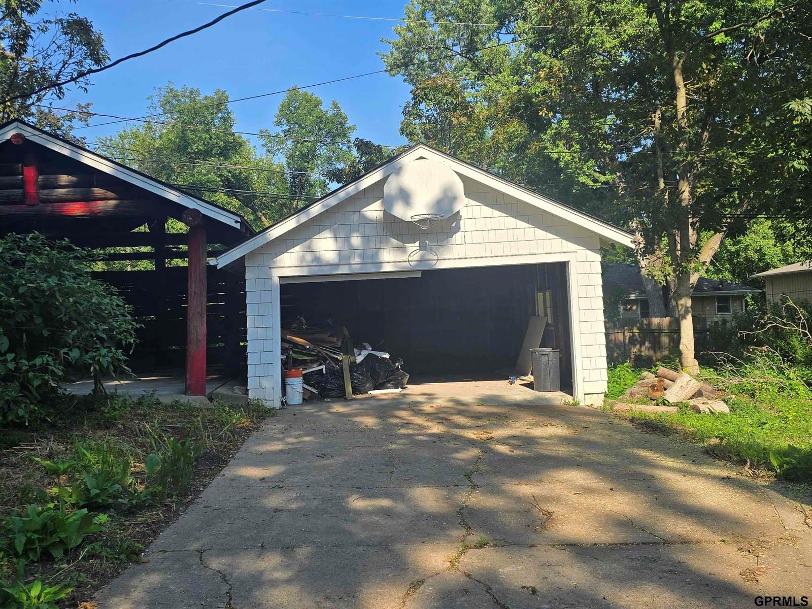 7717 North 39th Street, Omaha, NE 68112