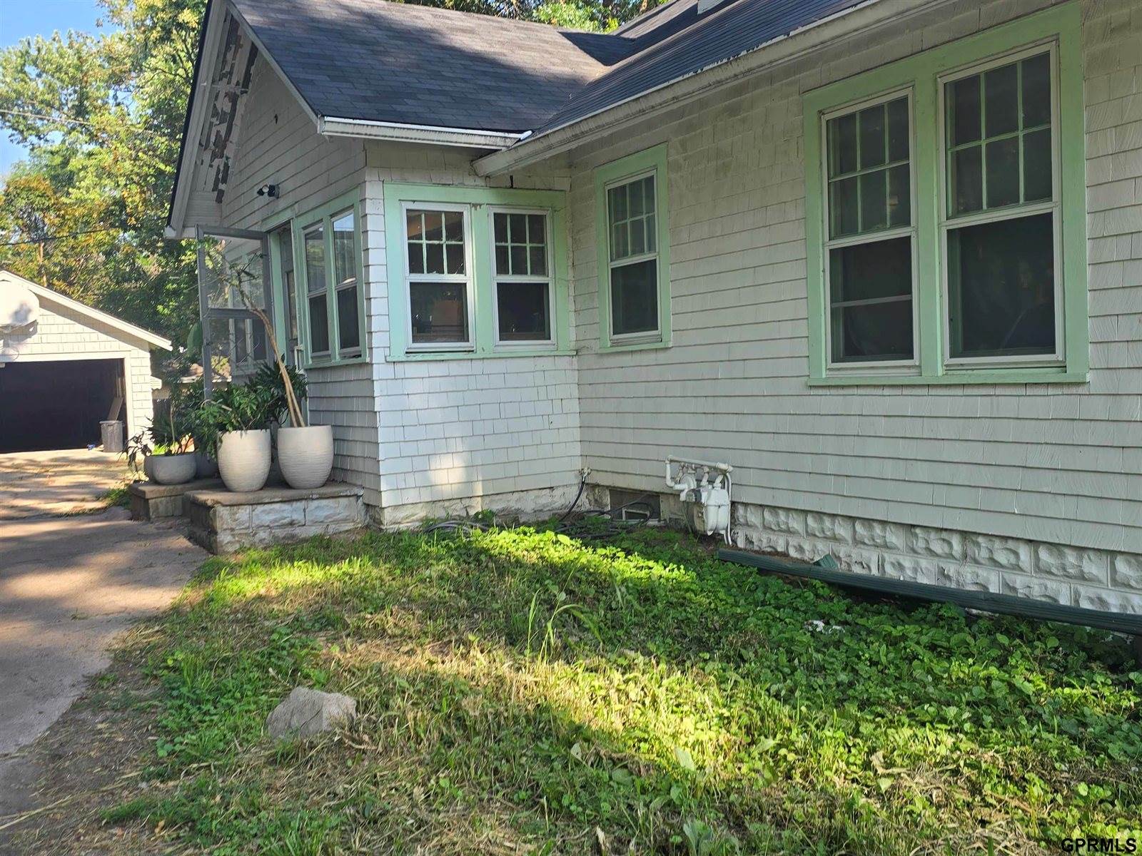 7717 North 39th Street, Omaha, NE 68112