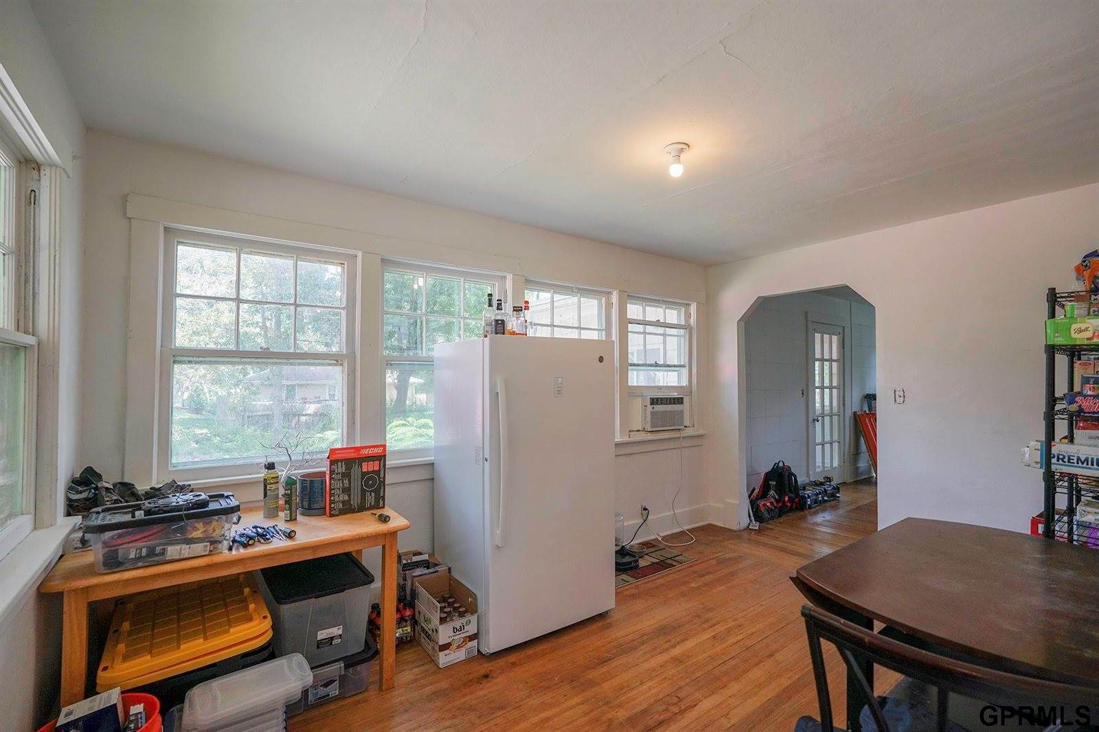 7717 North 39th Street, Omaha, NE 68112