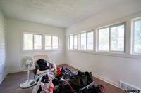 7717 North 39th Street, Omaha, NE 68112