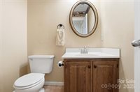 2621 Heathershire Lane, Matthews, NC 28105