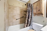 2621 Heathershire Lane, Matthews, NC 28105