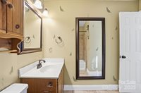 2621 Heathershire Lane, Matthews, NC 28105